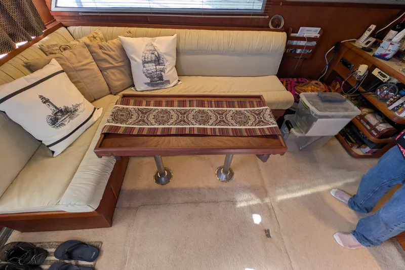 Slide: The Image of Interior of 1984 Chris-Craft 382 Commander with cozy seating and decorative pillows. - 36