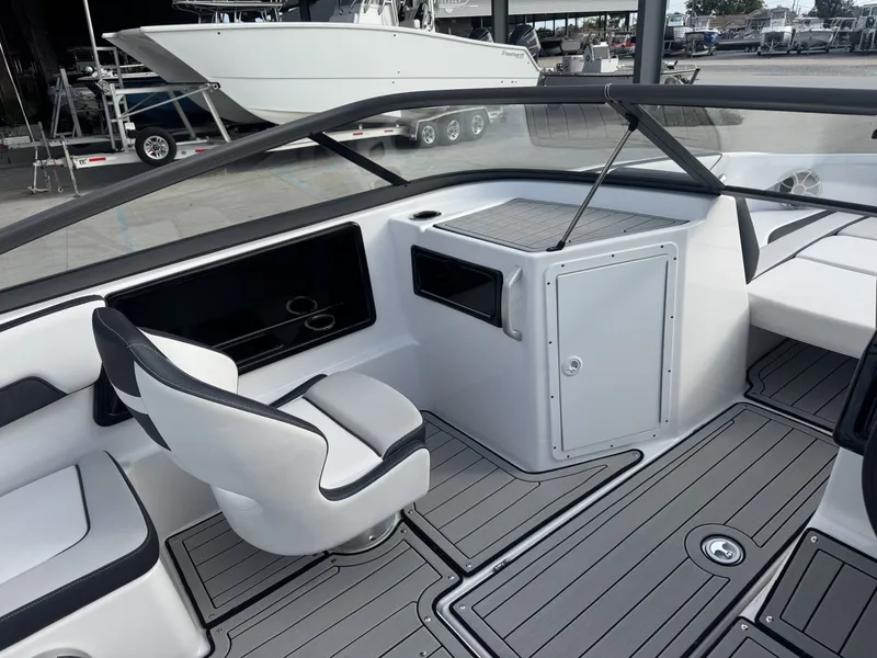 Slide: The Image of Yamaha 195S 2020 - 8