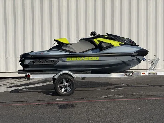 Slide: The Image of Sea-Doo RXP-X 325 2025 - 18