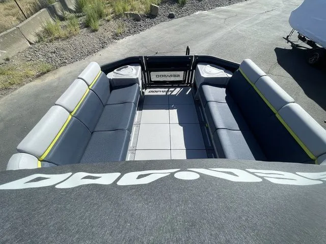 Slide: The Image of Sea-Doo Switch Cruise Limited 21 2025 - 16