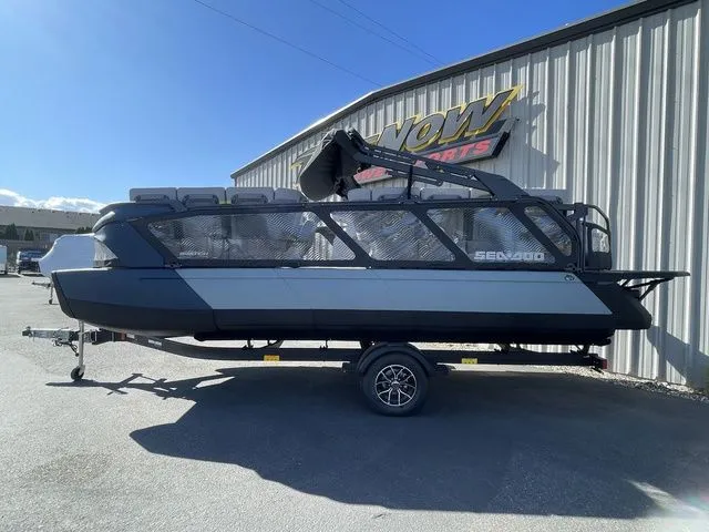 Slide: The Image of Sea-Doo Switch Cruise Limited 21 2025 - 5