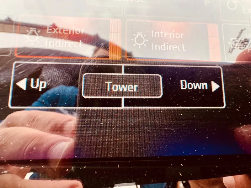 Slide: The Image of Control panel of Sea Ray SLX 250 boat, 2017 model. - 21