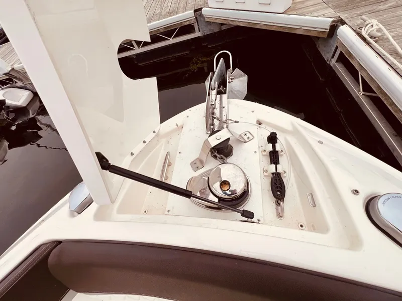Slide: The Image of Sea Ray SLX 250 boat docking area, anchor system detail, year 2017. - 33