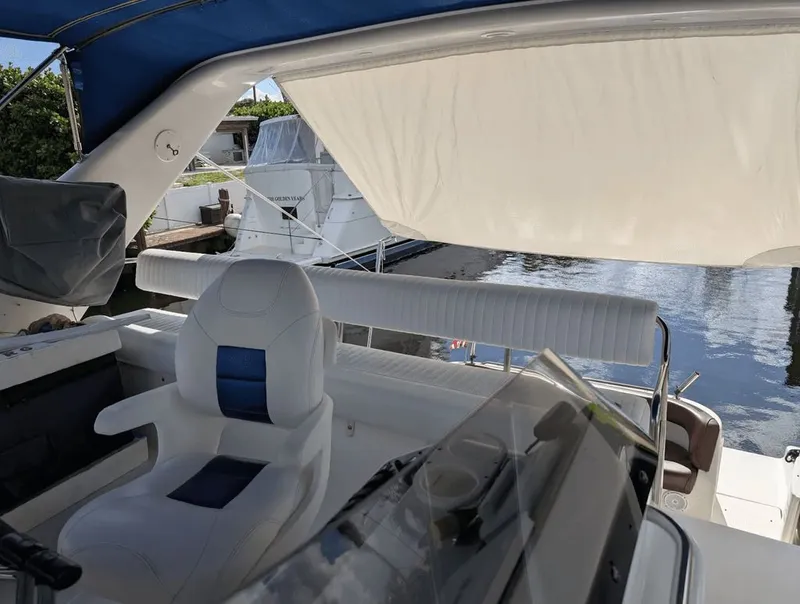 Slide: The Image of Sea Ray 440 Express Bridge 1994 - 7