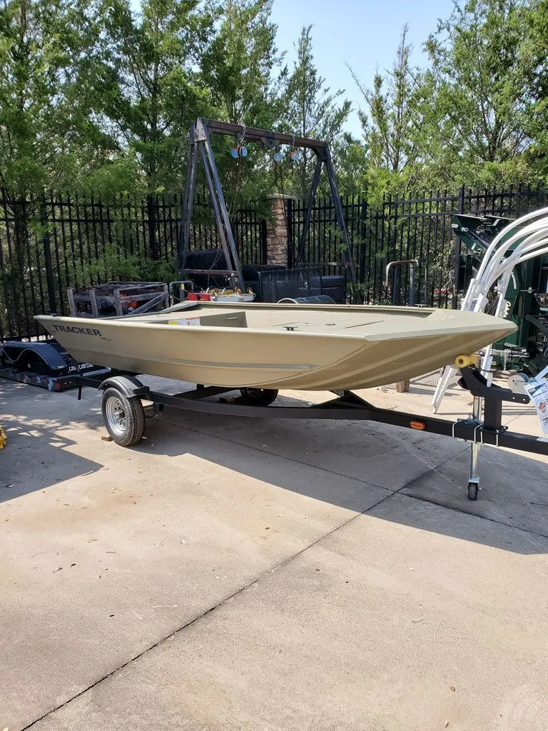 The Image of Tracker 1648 2020 - 0