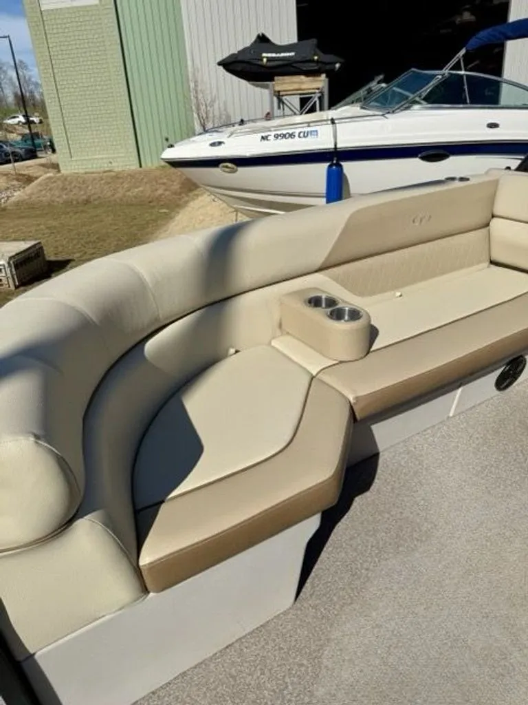 Slide: The Image of Veranda Vista 2021 - 11