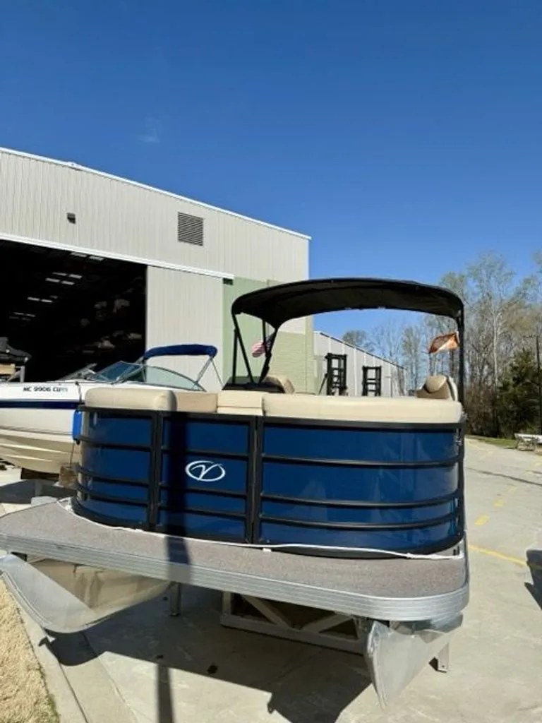 Slide: The Image of Veranda Vista 2021 - 2