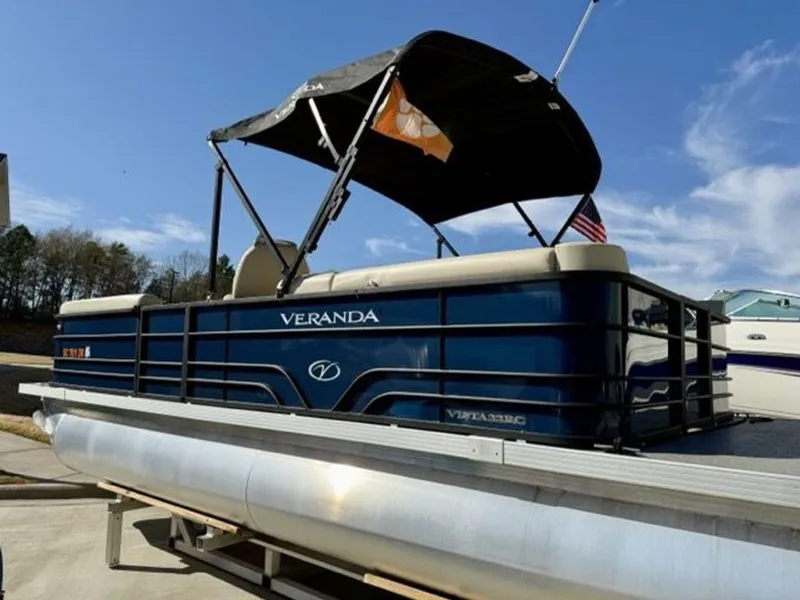 Slide: The Image of Veranda Vista 2021 - 27