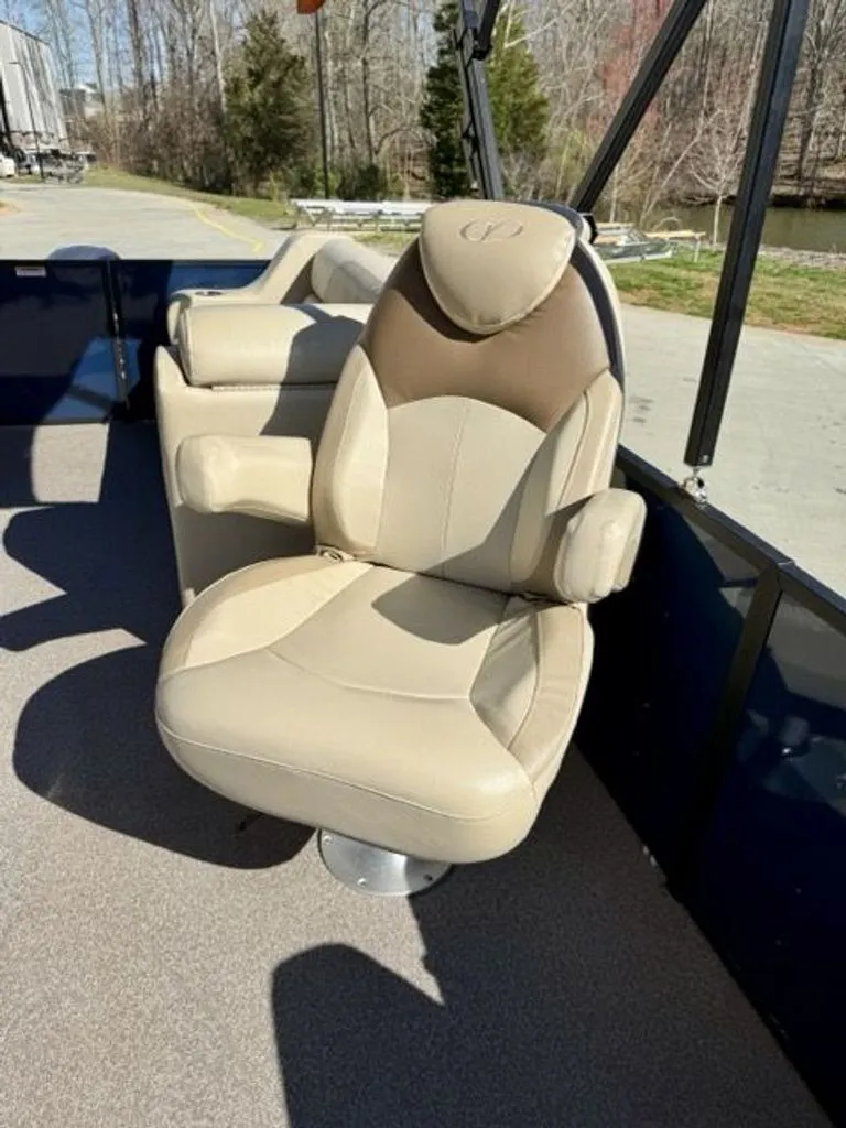 Slide: The Image of Veranda Vista 2021 - 9