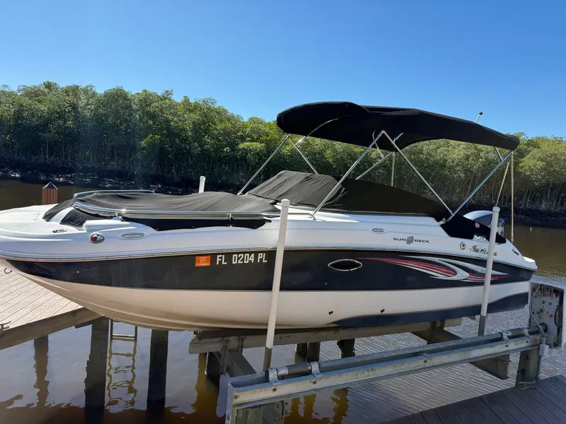 The Image of Hurricane Sundeck 2012 - 0