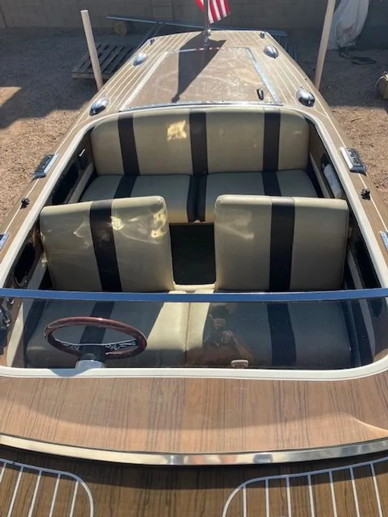 Slide: The Image of Classic Era Watercraft 20 Riviera 1987 - 2