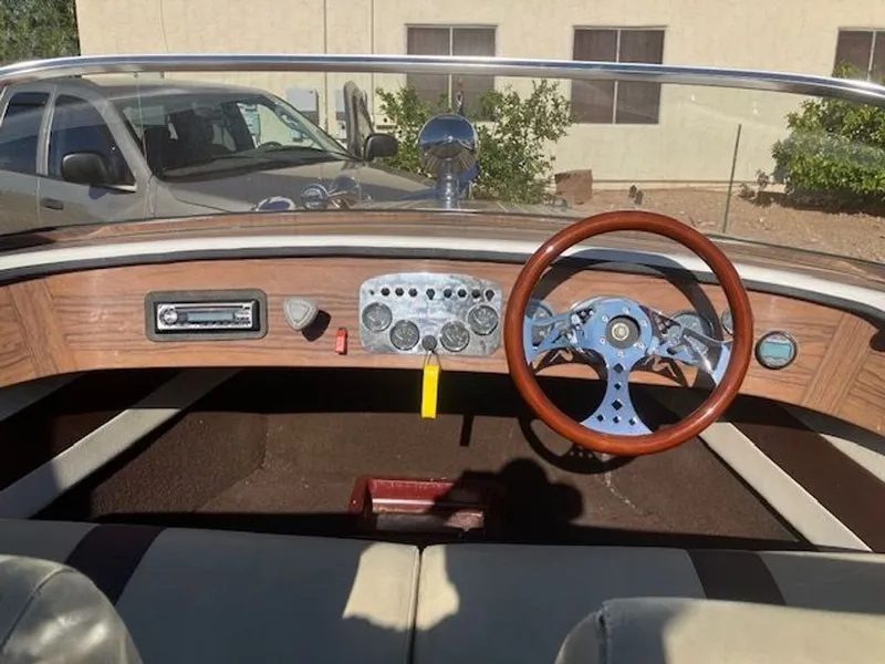 Slide: The Image of Classic Era Watercraft 20 Riviera 1987 - 4