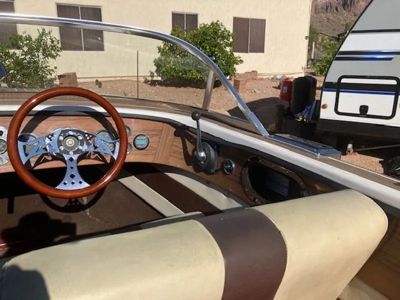 Slide: The Image of Classic Era Watercraft 20 Riviera 1987 - 5