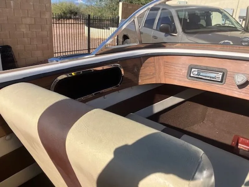 Slide: The Image of Classic Era Watercraft 20 Riviera 1987 - 8