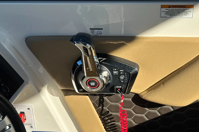 Slide: The Image of Sea Ray SDX 290 2023 - 29