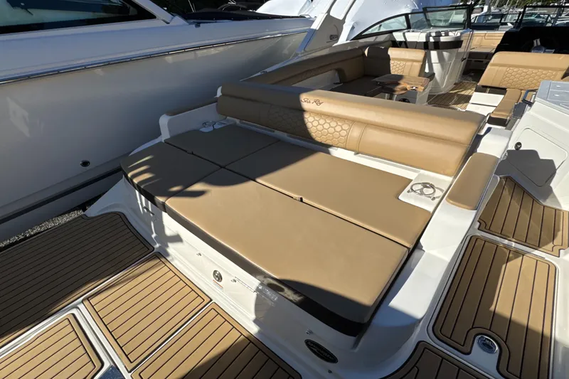 Slide: The Image of Sea Ray SDX 290 2023 - 3