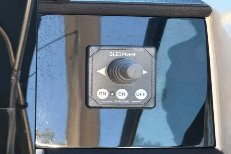 Slide: The Image of Sea Ray SDX 290 2023 - 30