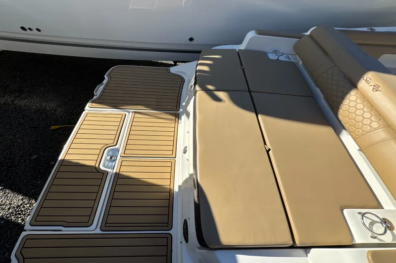 Slide: The Image of Sea Ray SDX 290 2023 - 4