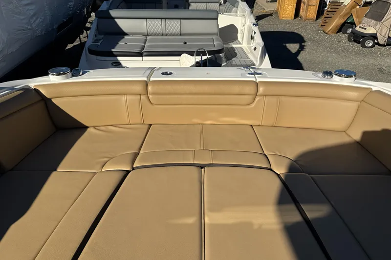 Slide: The Image of Sea Ray SDX 290 2023 - 40