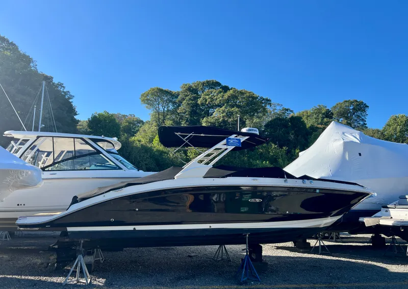 Slide: The Image of Sea Ray SDX 290 2023 - 42