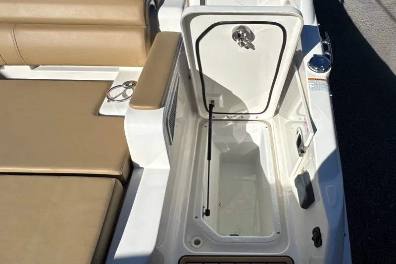 Slide: The Image of Sea Ray SDX 290 2023 - 9