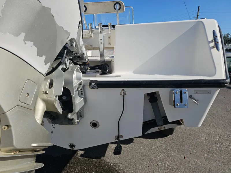 Slide: The Image of Mako 212 Center Console 2006 - 10