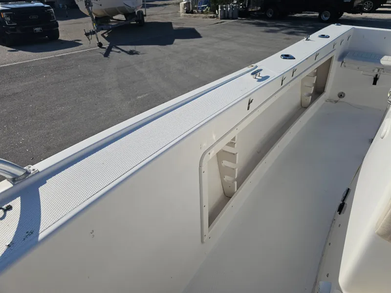 Slide: The Image of Mako 212 Center Console 2006 - 7