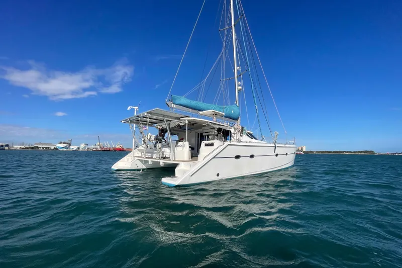 Slide: The Image of Helm of 2010 Knysna 480 yacht with navigation instruments and steering wheel. - 7