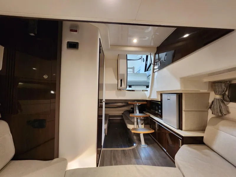 Slide: The Image of Interior of 2023 Sea Ray Sundancer 320 yacht. - 11