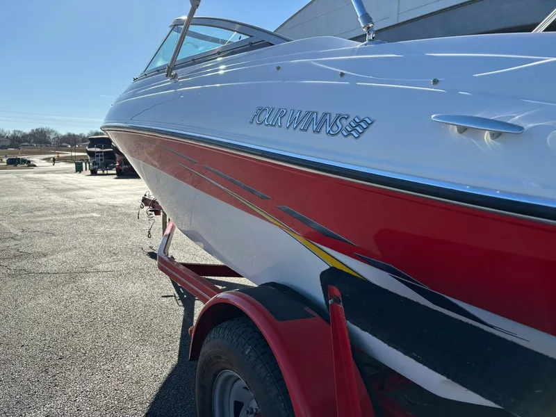 Slide: The Image of Four Winns 190 Horizon 2007 - 10