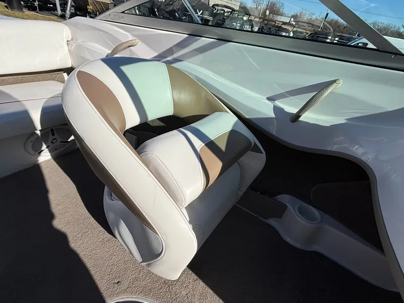 Slide: The Image of Four Winns 190 Horizon 2007 - 34