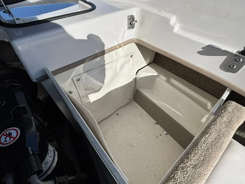 Slide: The Image of Four Winns 190 Horizon 2007 - 38