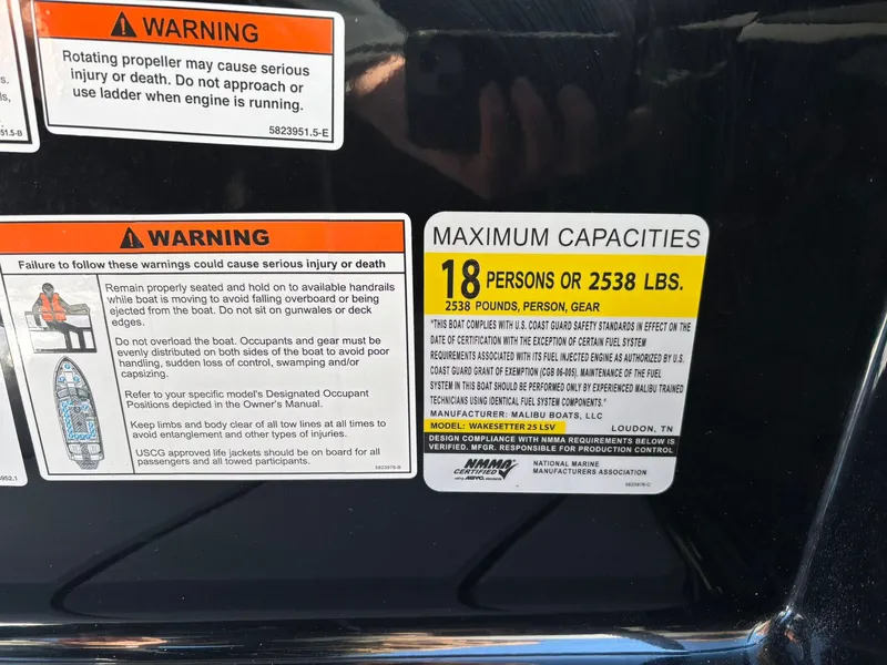 Slide: The Image of Malibu Wakesetter 25 LSV 2022 - 4