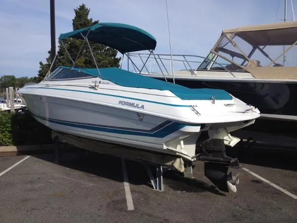 Slide: The Image of Formula 252 Bowrider 1993 - 0