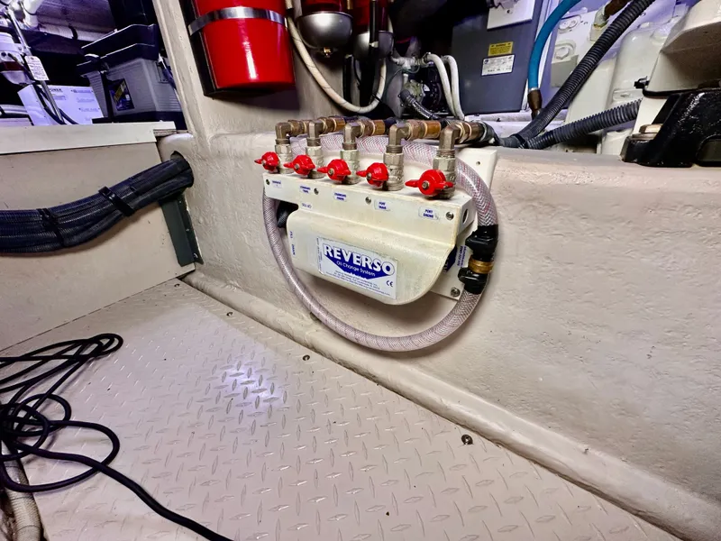 Slide: The Image of Sea Ray 500 Sedan Bridge 2005 - 59