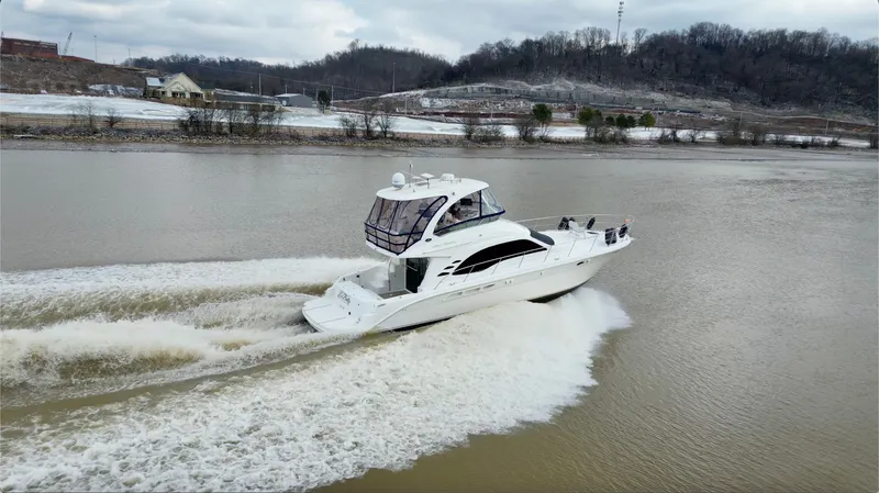 The Image of Sea Ray 52 Sedan Bridge 2005 - 0