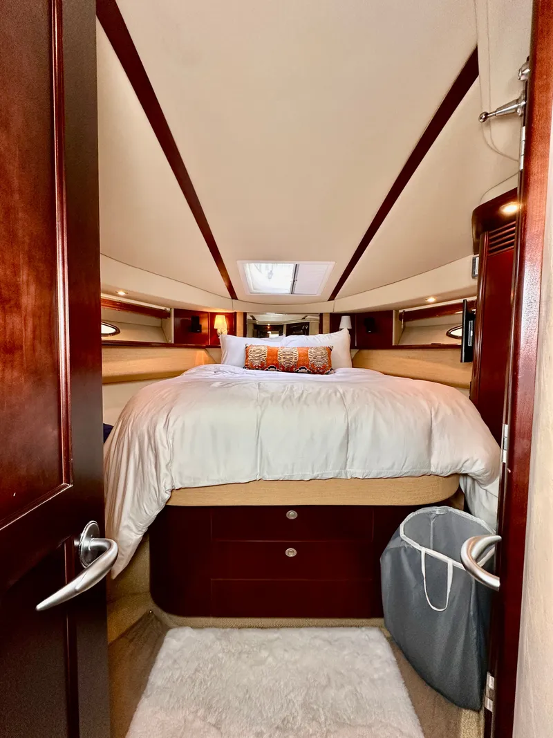 Slide: The Image of Sea Ray 52 Sedan Bridge 2005 - 22