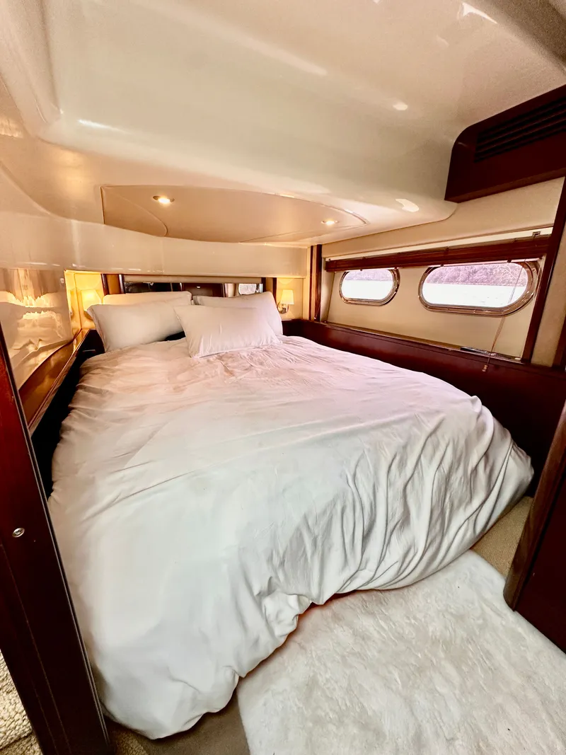 Slide: The Image of Sea Ray 52 Sedan Bridge 2005 - 29