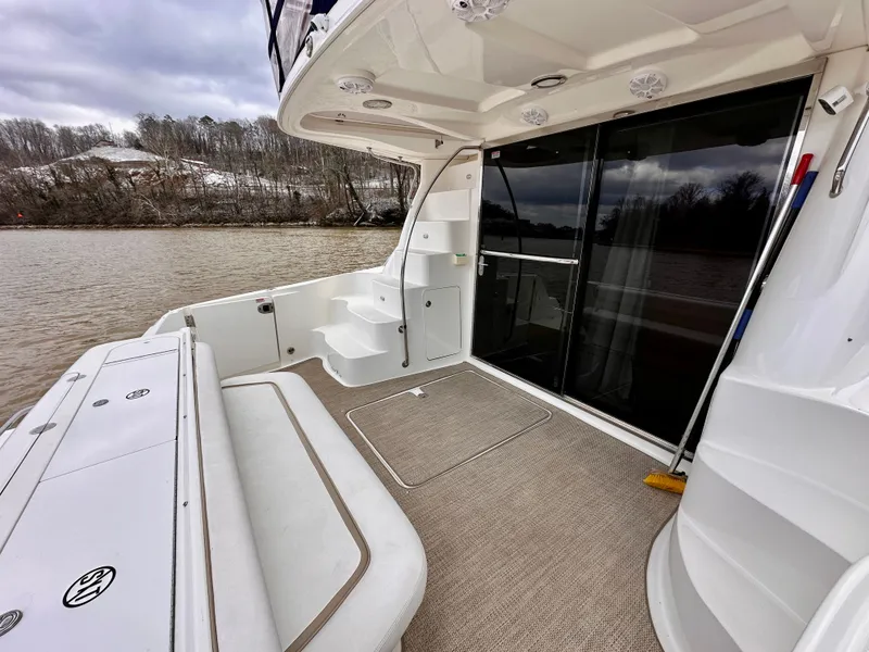 Slide: The Image of Sea Ray 52 Sedan Bridge 2005 - 9