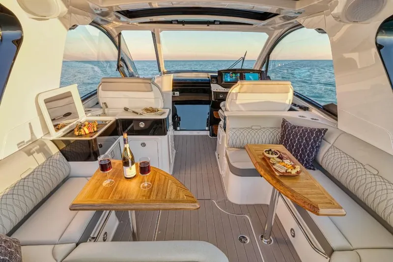 Slide: The Image of 2023-Sea-Ray-Sundancer-370-Outboard-MarineMax - 26
