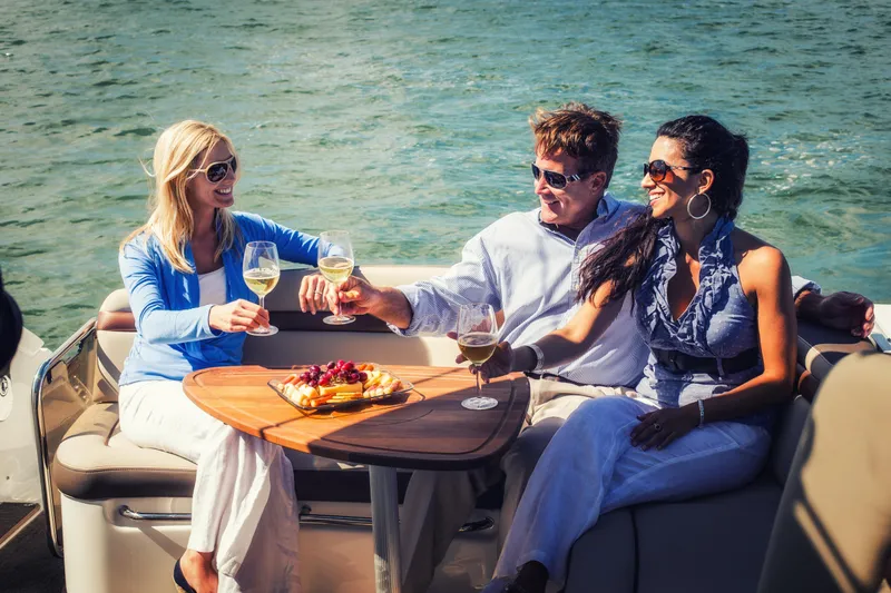 Slide: The Image of 2023-Sea-Ray-Sundancer-370-Outboard-MarineMax - 43