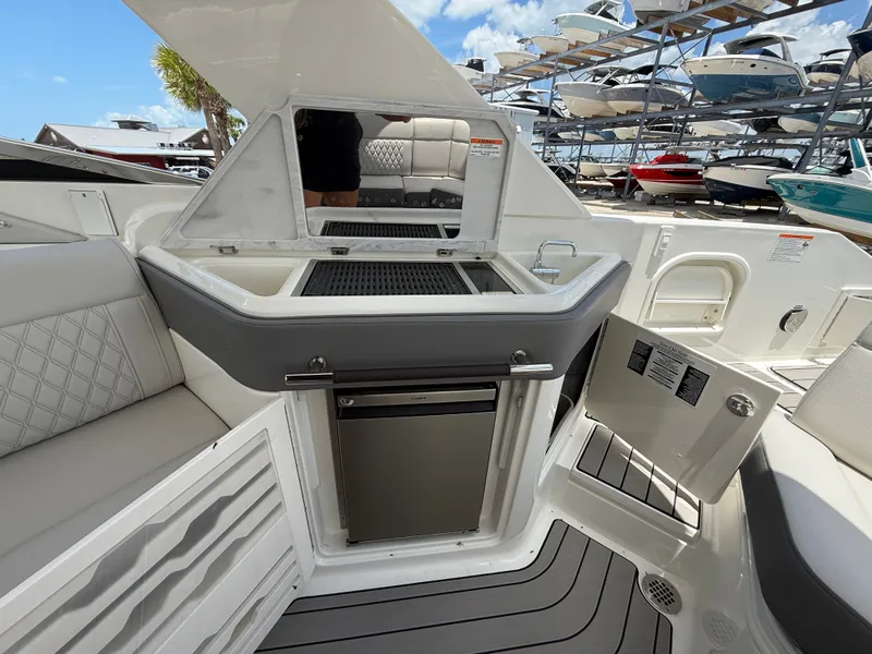 Slide: The Image of Sea Ray SLX 310 Outboard 2026 - 15