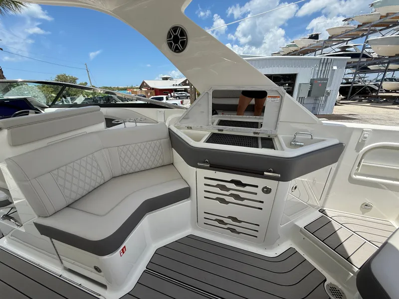 Slide: The Image of Sea Ray SLX 310 Outboard 2026 - 16