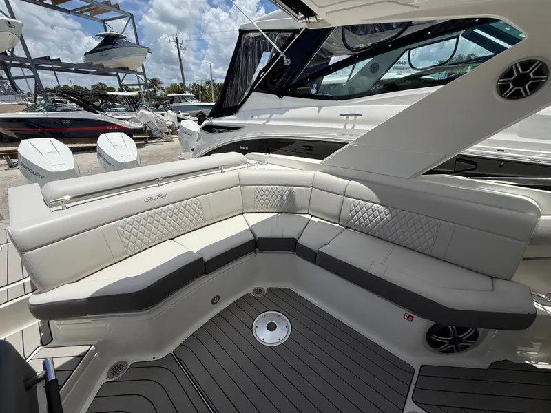 Slide: The Image of Sea Ray SLX 310 Outboard 2026 - 17