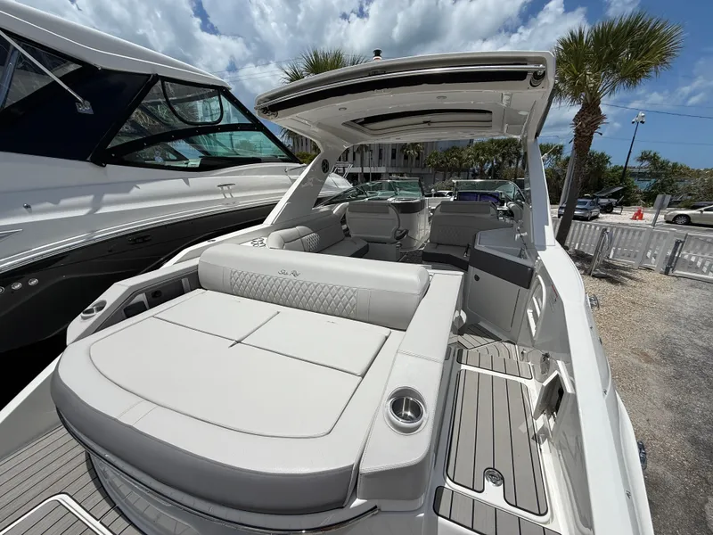 Slide: The Image of Sea Ray SLX 310 Outboard 2026 - 19
