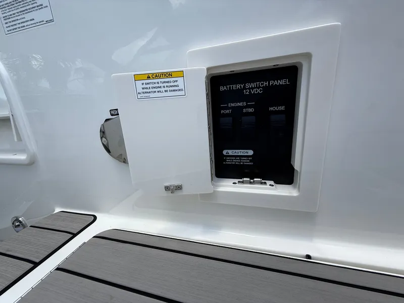 Slide: The Image of Sea Ray SLX 310 Outboard 2026 - 21