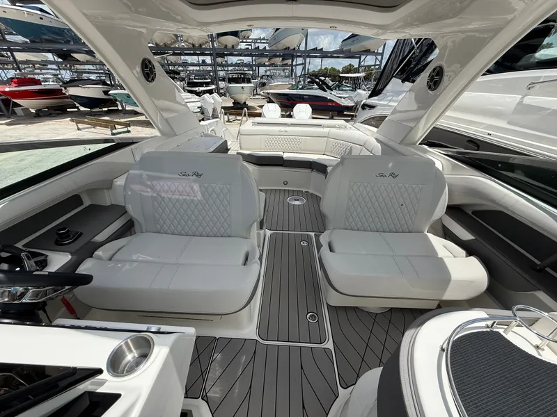 Slide: The Image of Sea Ray SLX 310 Outboard 2026 - 7