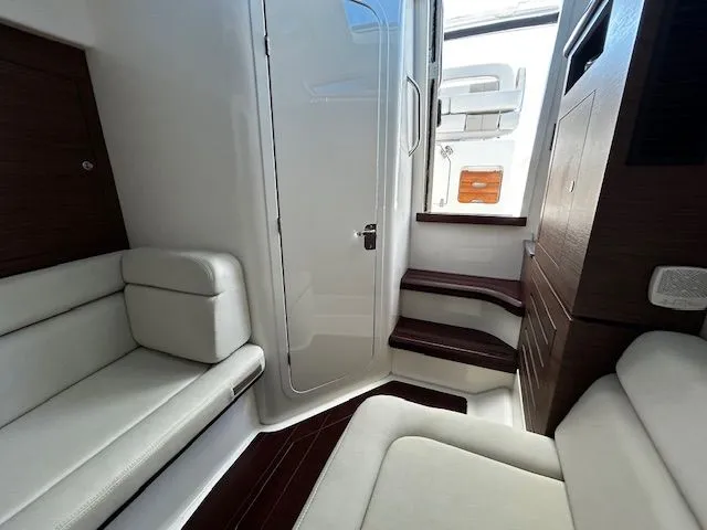 Slide: The Image of Boston Whaler 350 EX 2021 - 14