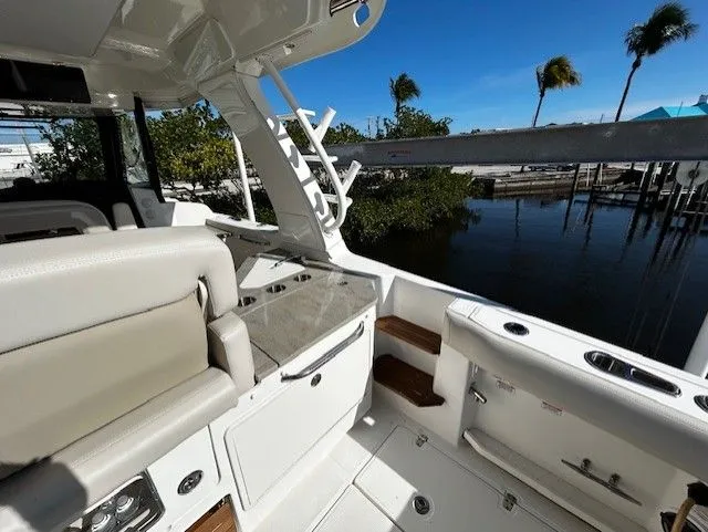 Slide: The Image of Boston Whaler 350 EX 2021 - 28