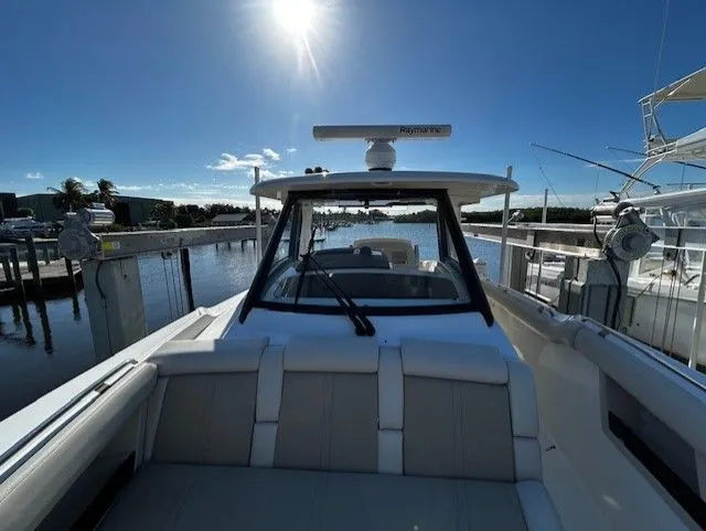Slide: The Image of Boston Whaler 350 EX 2021 - 5